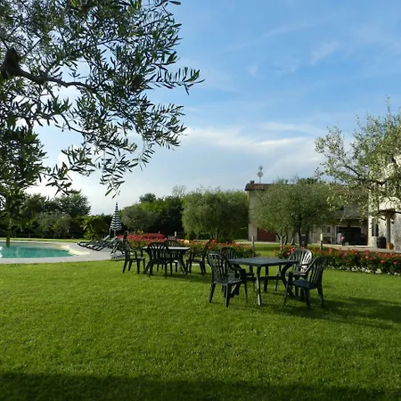 Agriturismo Le Ginestre - Regarda Travel